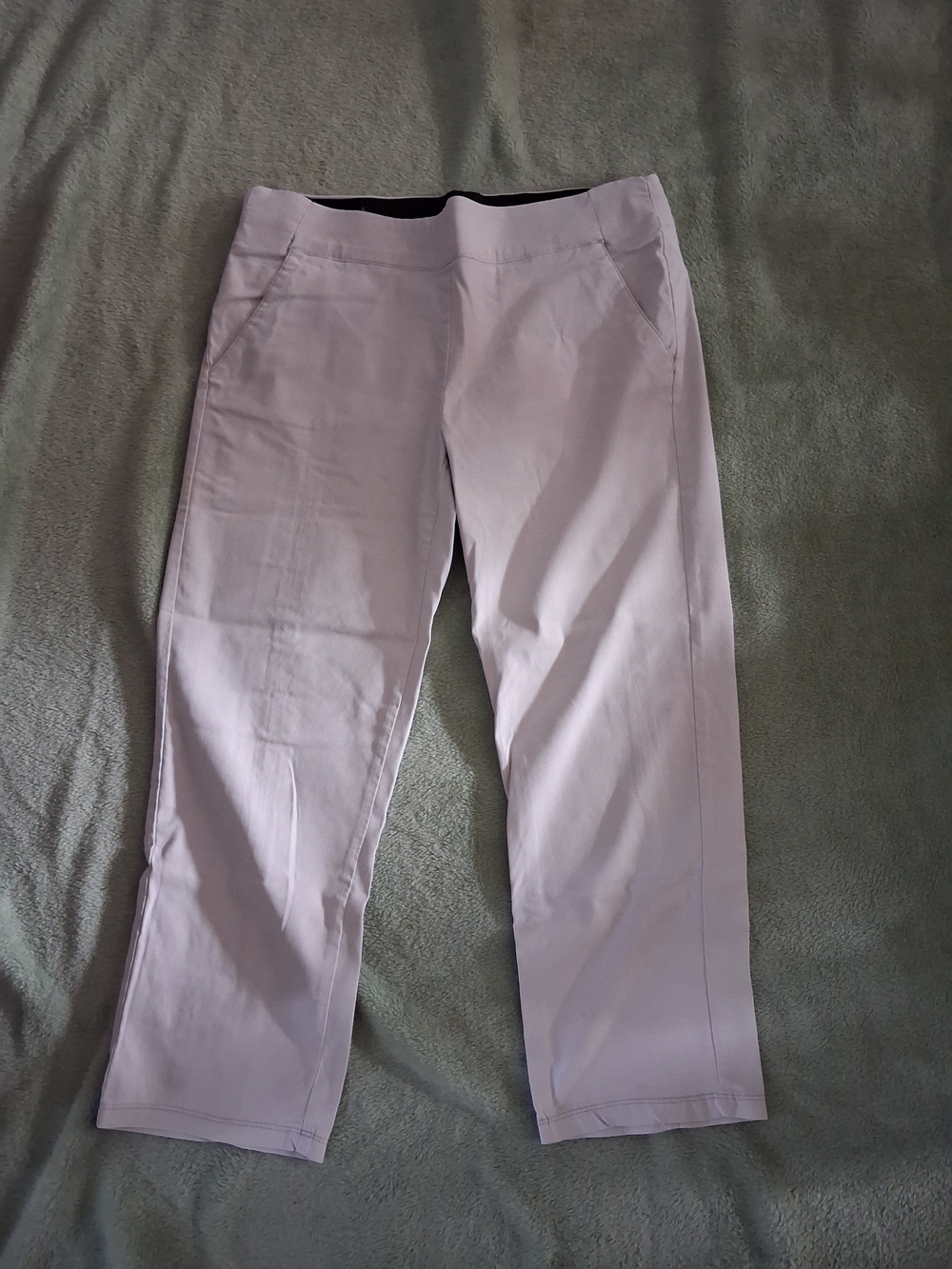 Simply Vera Vera Wang Gray Capris